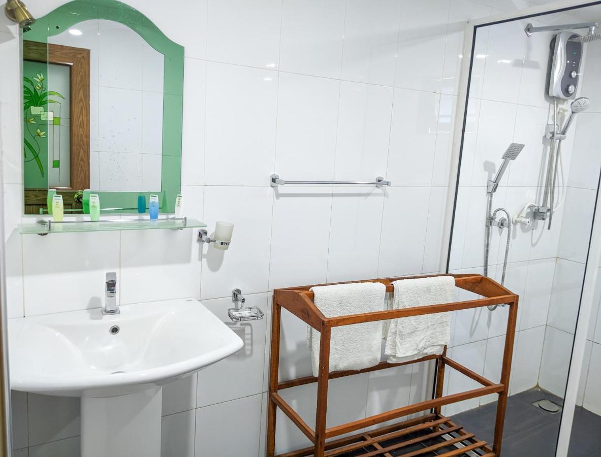Yala Golden Wild Bed & Breakfast Tissamaharama Ngoại thất bức ảnh