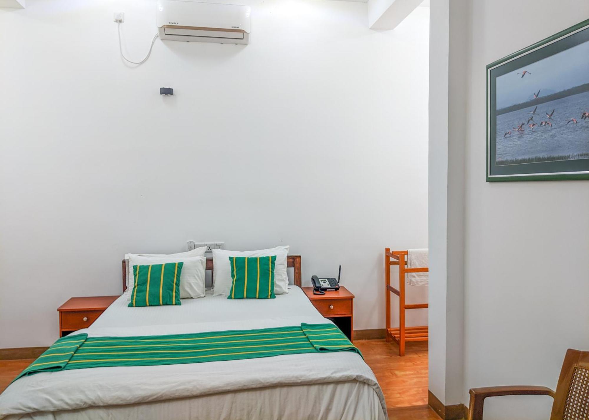 Yala Golden Wild Bed & Breakfast Tissamaharama Ngoại thất bức ảnh
