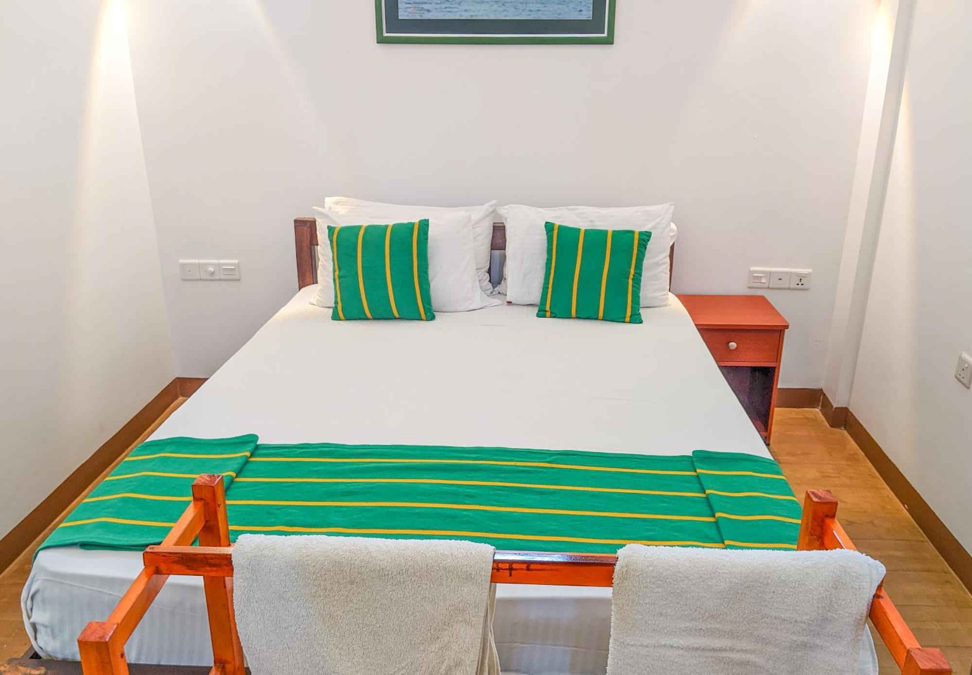 Yala Golden Wild Bed & Breakfast Tissamaharama Ngoại thất bức ảnh